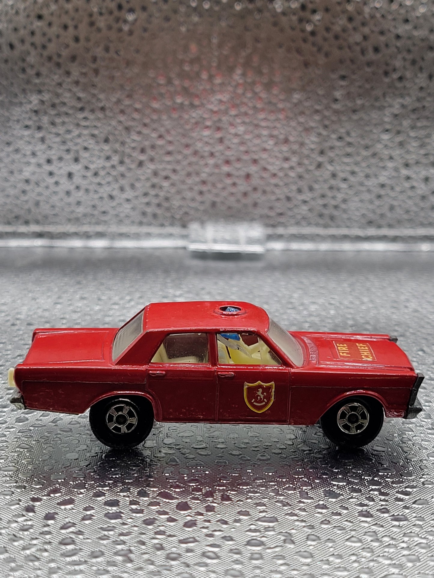 Lesney Matchbox No. 59 Ford Galaxie Fire Chief Vehicle Made in England (Very Good condition, slight paint chipping, light mount does not sit up straight. See pictures) - House of Cars Virginia