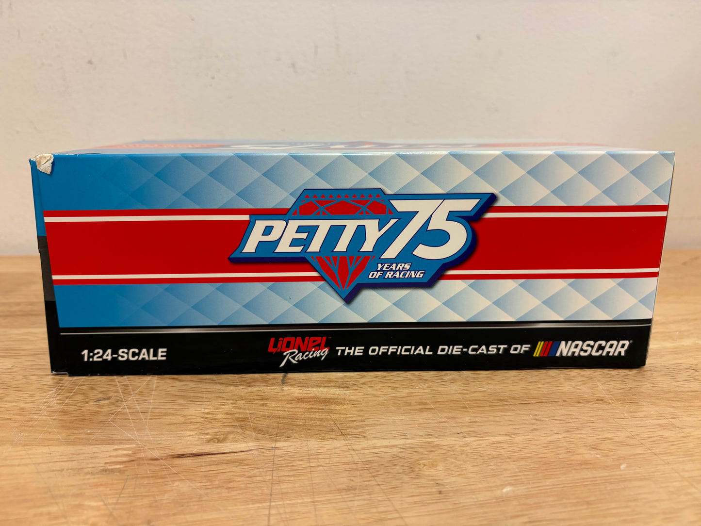 Action Racing Collectables 1:24 Petty Family 75th Anniversary 2024 Camaro ZL1 Diamond Finish 1 of 504 (Damaged Box)