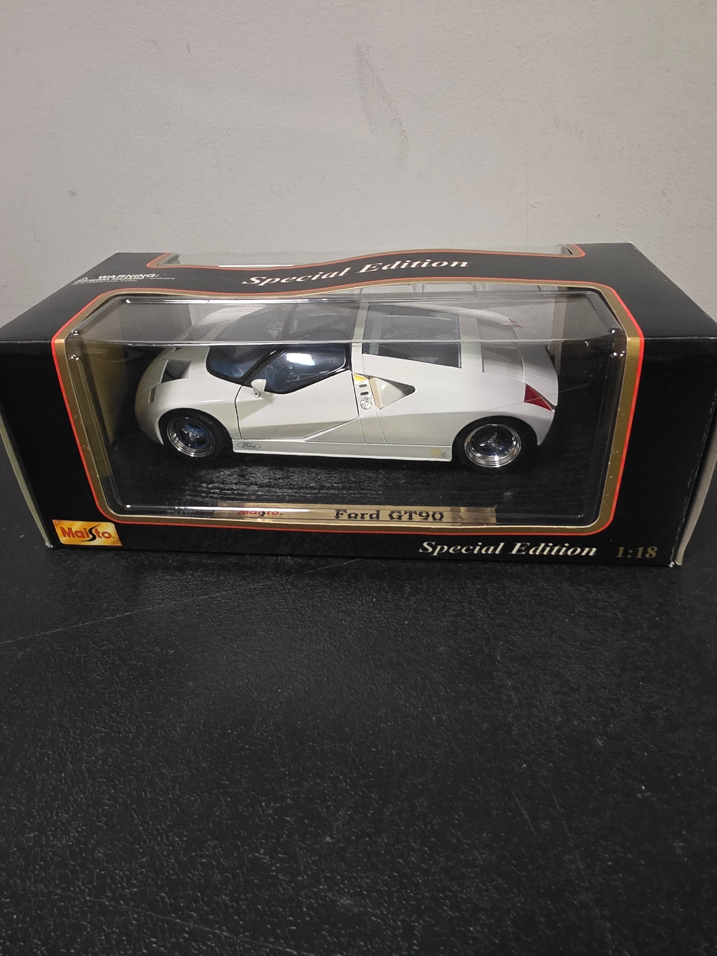 Vintage Maisto 1:18 Scale Die Cast White Ford GT90 Special Edition
