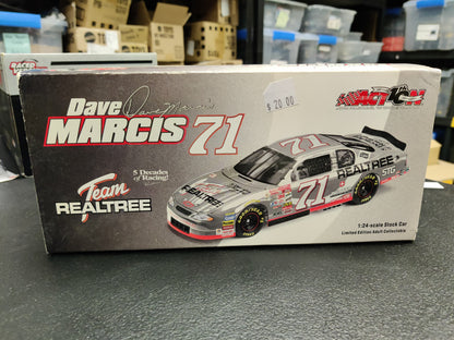 Nascar 1.24 2002 Monte Carlo Dave Marcus 71 Team RealTree