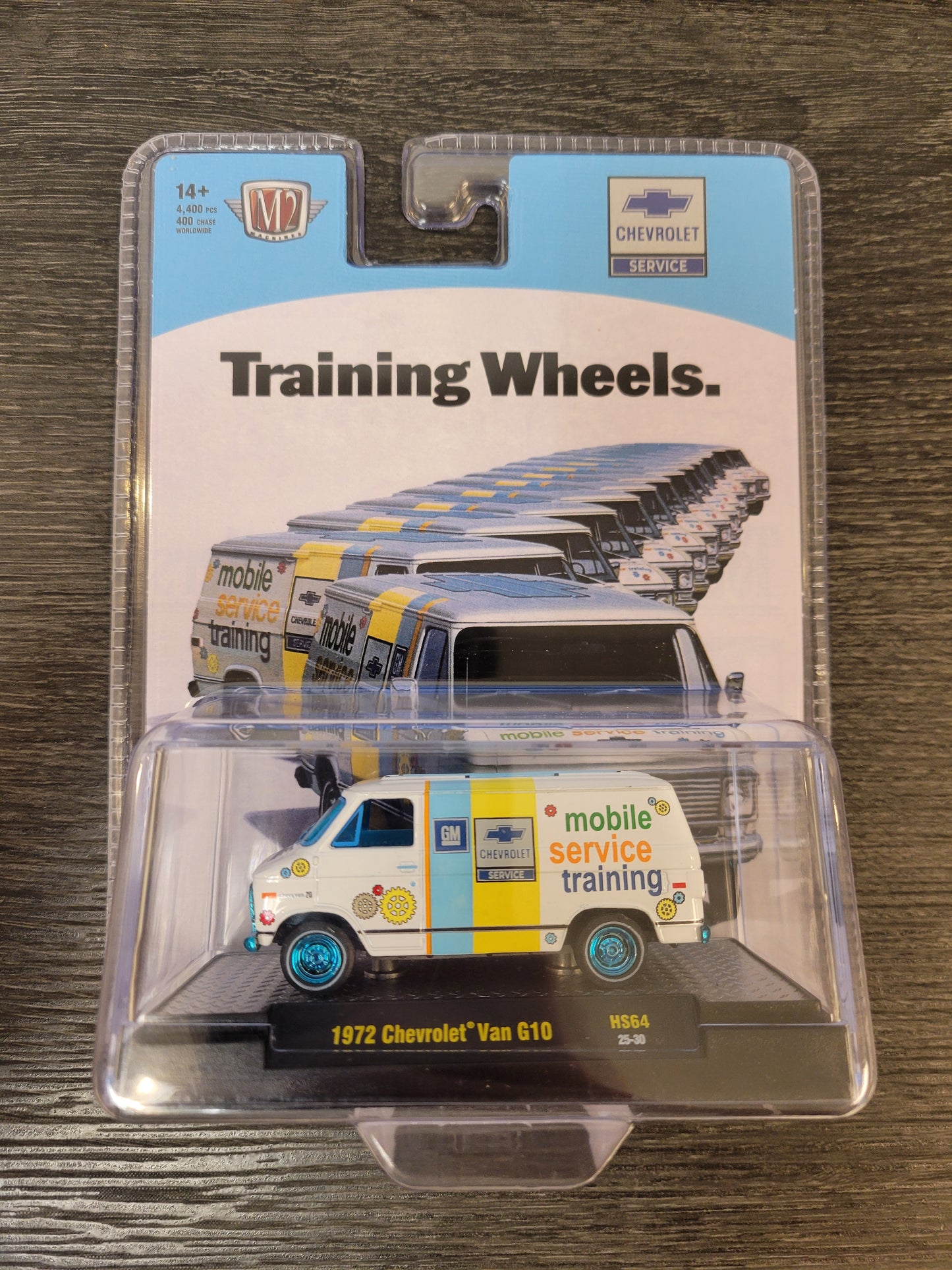 M2 Machines Training Wheels 1972 Chevrolet Van G10 Chase