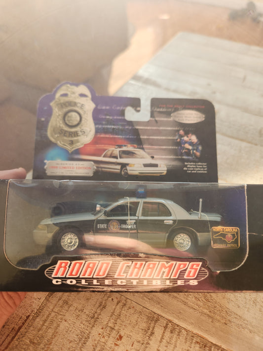 Road Champs 1999 North Carolina State Police Ford Crown Vic Police Car 1/43 - House of Cars Virginia