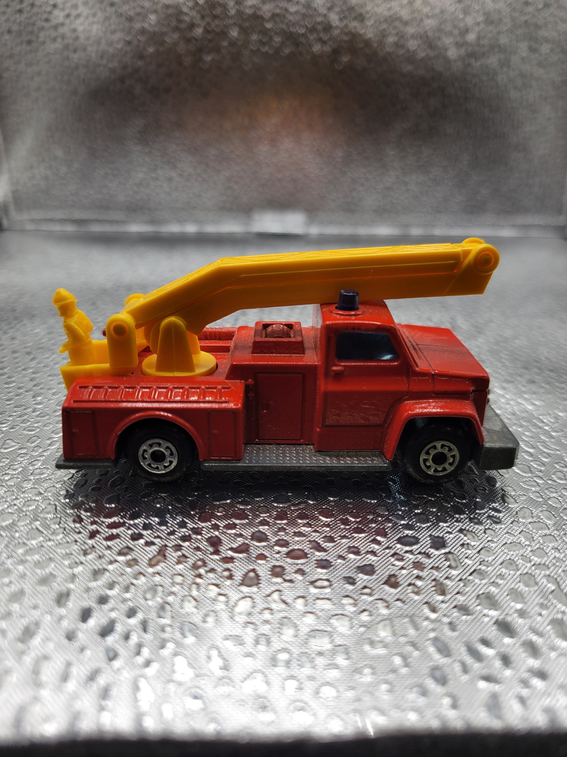 Lensey Matchbox SuperFast No. 13 Snorkel Fire Truck 1977 Made in England (Loose, Mint) - House of Cars Virginia
