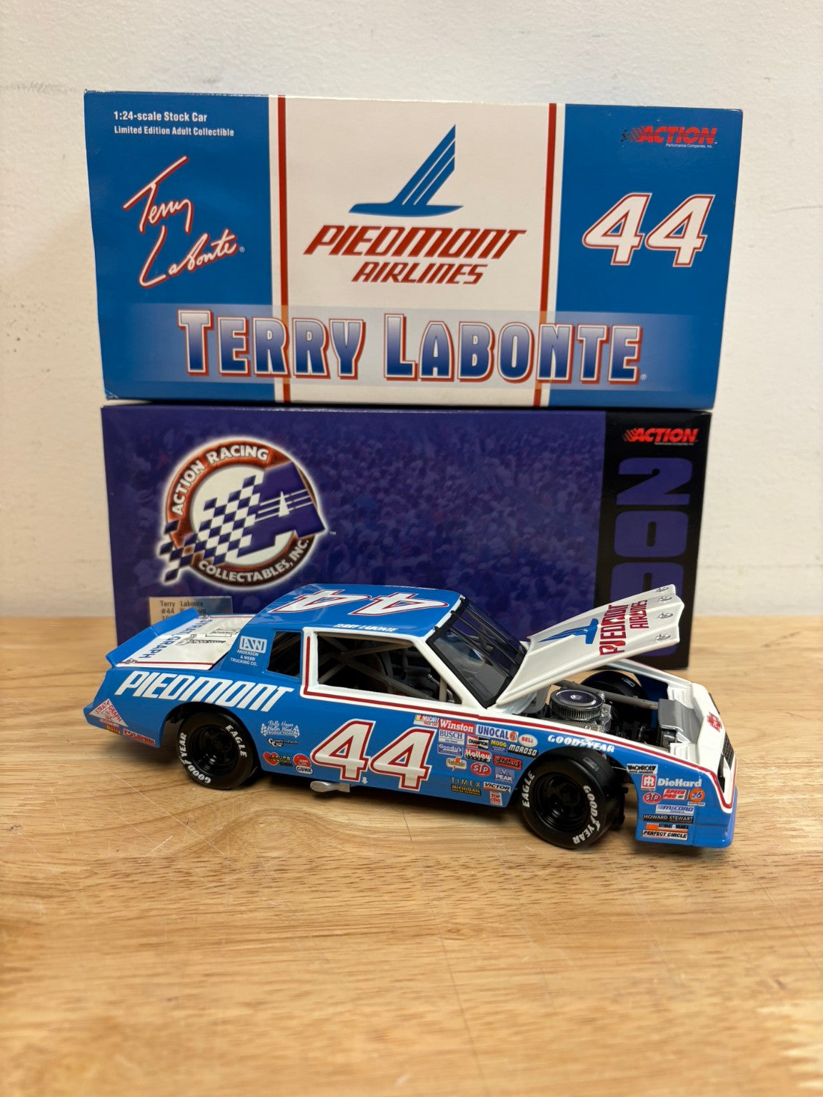 Terry Labonte #44 Piedmont Airlines 1984 Monte Carlo Action 1:24 diecast